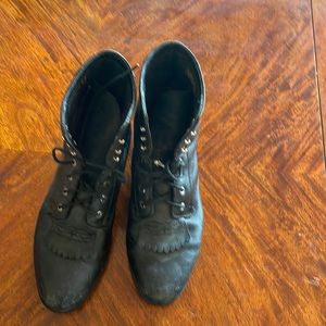Ariat lace up roper shoes worn but in good condition.